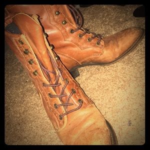 Vintage looking lace up boot